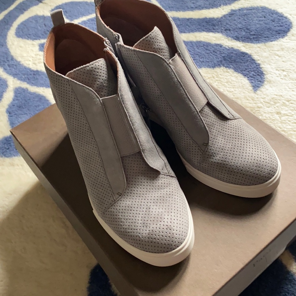 Linea Paola Felicia sneaker size 8